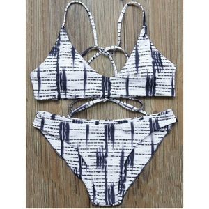 ✨3/$30✨Zaful Strappy Striped Bikini
